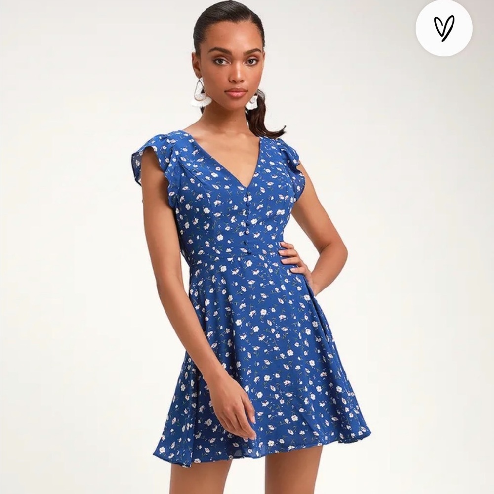 NWOT Blue Floral Lulus Dress! 🦋